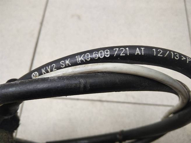  1K0609721AT