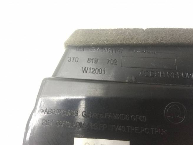  3T0819702