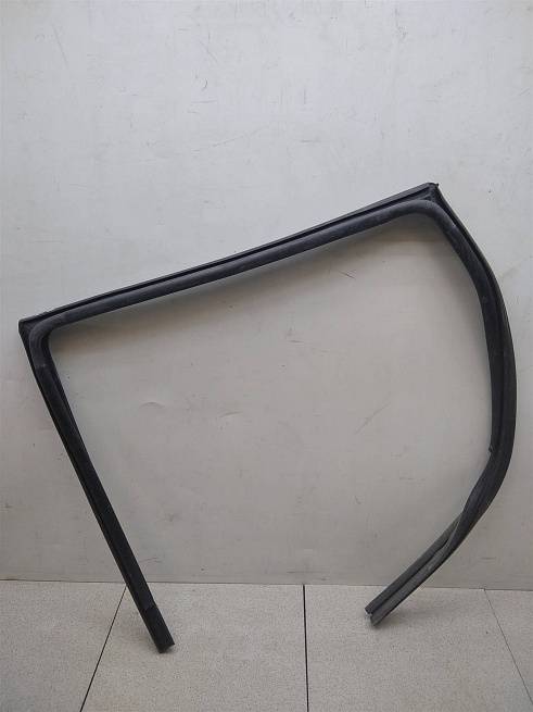  823300034R