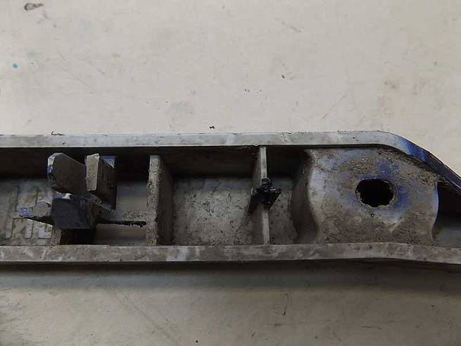  8M5117D958AD