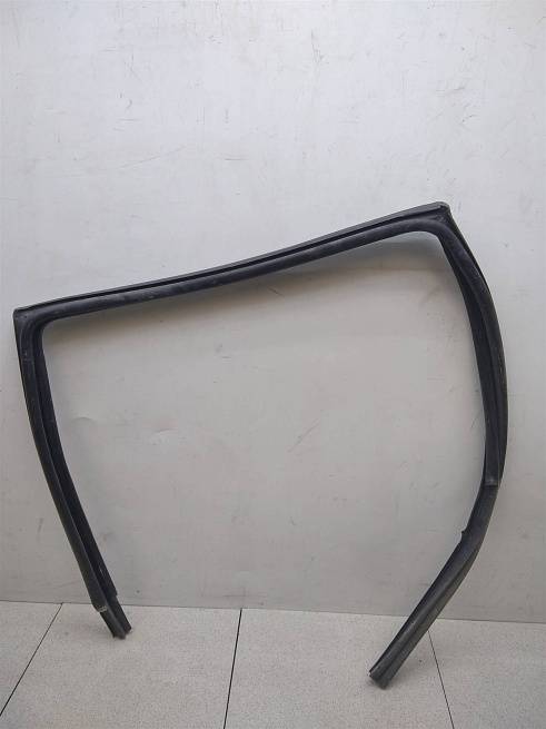  823310036R